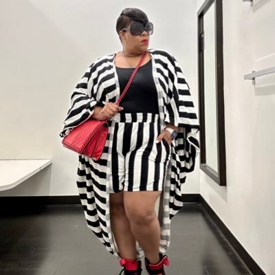 Body positive advocate,Founder of https://t.co/K2bkAuRc6i  Author of Life Support for the curvy female, sold on Amazon. Owner/Stylist https://t.co/i9nmzL9rUi