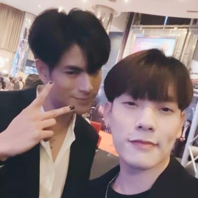 💖ㄴㅇㅅㅌ, 🌼 Chamomile and 🤚HIGHFIVE. #CTRPANUWAT #earthchsn
#SBFIVE #JuniorRNK #TaeTee #NUEST
#JunCop #EarthCop
#แรงโน้มถ่วงของเอิร์ท