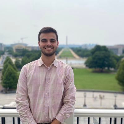 Perennial congressional intern | @Marist PR Alum | @PatRyanUC, @TheBlueLab, and other campaigns alum | opinions mine (yk the drill)