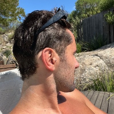 lucho_giova's profile picture. Tandil, Racing y Abogado.  Argentino en Australia.
