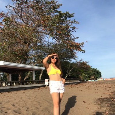 Dumaguete City ,PH. Taking up BSBA.
I FALL to past, CRASH too hard, FORGIVE too easily, & CARE too much. 
Follow me on my instagram @therealsheilaa.