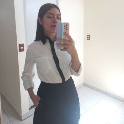 MitziVela_'s profile picture. 