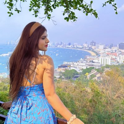 AayushiiiSingh's profile picture. animal enthusiast. a true sagi. dreamer.