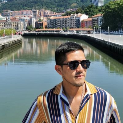 Tripulante de cabina ✈️
Divertido, un poco cuerdo y aveces impredecible. Mi vida se basa en varios libros y novelas de todos los tiempos.