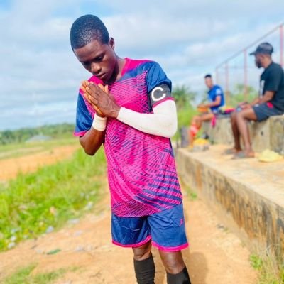 I'm a football player,both leg user,who wish to be a great international football player with the help of God 🙏🏽
Try me in any wing and I'll deliver 💯