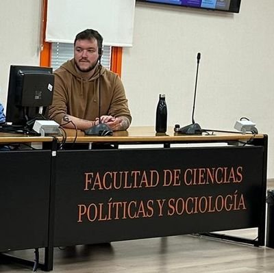 Presidente de @delposoc_ucm
/
Ciencias Políticas, UCM

☭