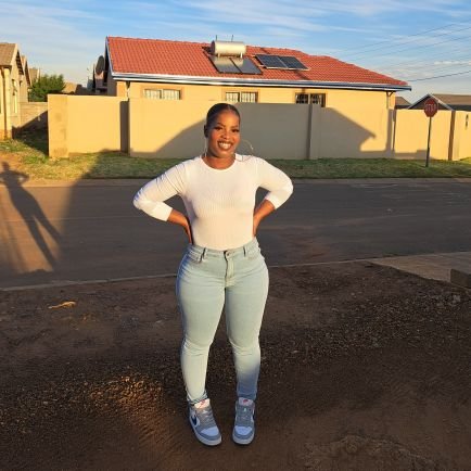 shizzlady's profile picture. im not antisocial...just finding it hard to make friends.
IG: @ladytrill_brownie
