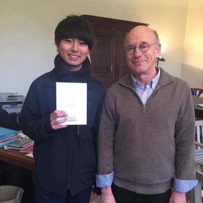 23歳 高校卒業後、フランスBourgogne地方の都市Dijonで語学留学しながらビストロでウェイターとして働いてました。ワインに興味がありDavid LéclapartとSimon Bizeで収穫もしました🍇 浜田省吾さんファンですロースカ会員