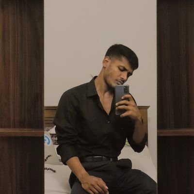 localdavincii's profile picture. Just an ordinary mortal man firing nearly 80 billion neurons on daily basis to find peace.