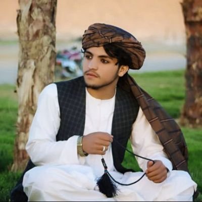 #حافظ القران📖
خدايه ستا د عشق په راز چې څوک خبر شي
ستا په مينه کې يې عمر مازديګر شي.😭