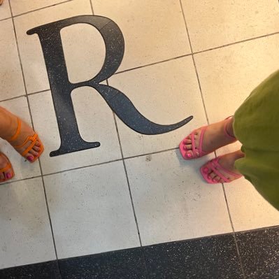 traeschicle's profile picture. 🧜🏼‍♀️