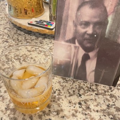 iMoorePaper's profile picture. Father to 3
Husband to 1
Critical thinking mastery educator
Common Sense distinguisher
J.E.T.S.