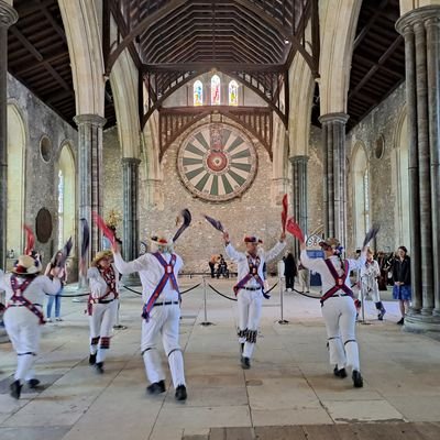 We are a mixed morris side based in Wickham in Hampshire. we dance Costwold, Border and Wickham style dances. We dance at local pubs, fetes, festivals and more!
