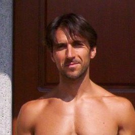 gianptoneda's profile picture. Osservo in silenzio tutto ciò che mi circonda e troppo spesso scuoto la testa.