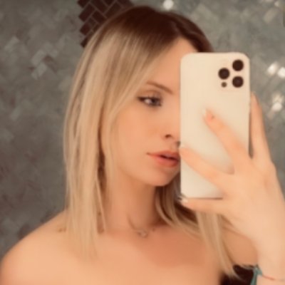 Cs_ady8's profile picture. 