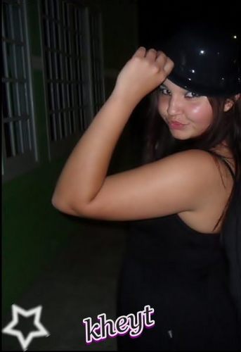 Talvez as pessoas não me decepcionam. 
Talvez o problema seja eu, que espero muito delas