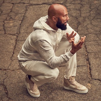 this is a page to talk to my fans privately on twitter so you have the opportunity to talk to now on here FOLLOW ME UP@common