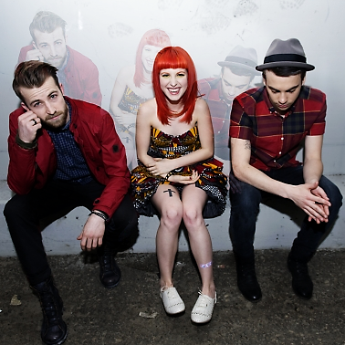 First spanish fansite about Hayley Williams @yelyahwilliams. Fashion, hair-style, make-up & @Paramore news. @itstayloryall - @schzimmydeanie