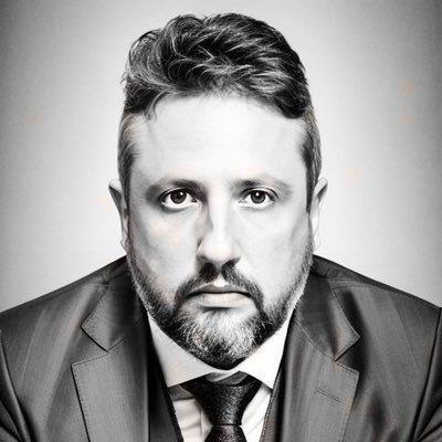 Professor de Direito Tributário. Advogado. Casado. Consultor Jurídico e Autor. Sócio da Ribeiro & Bartine Sociedade de Advogados.