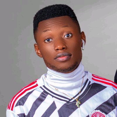 EtiniPaul715's profile picture. Classified loner✌