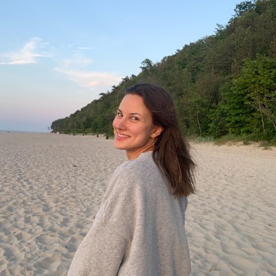 justynacy's profile picture. I write about simple things for complicated minds・mental health & the art of inwardness ☯︎ founder of @therapybridgeio