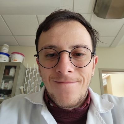 I am a biologist from Colombia. Now, I am becoming a molecular virologist. My work is focused in the Vaccinia virus, the prototype of Poxvirus.