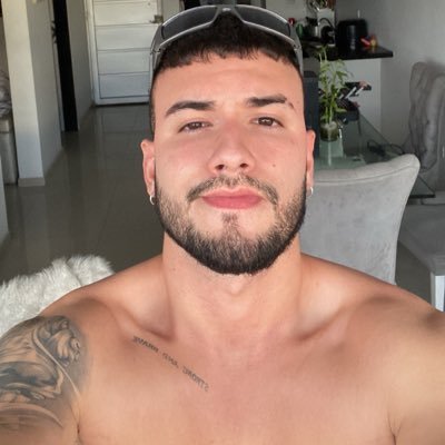 ElkinContrera19's profile picture. Párchese que la vida es una.