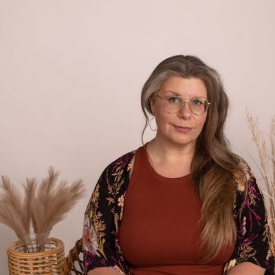 KateisLola's profile picture. Cannabis loving, pot making, Autistic mermaid. #growitsmokeit #marriedlady #latedx #selfdx #kindovernice #gendermeh (she/they)