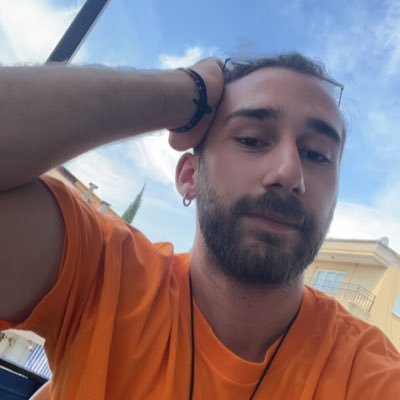 emrecagirgan117's profile picture. Depolama alanı doldu.