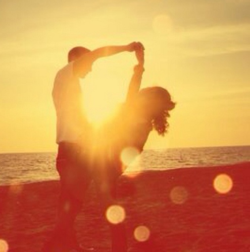 aki77sunset's profile picture. 浅草生まれの江戸っ子、現在は三軒茶屋在住。元代官山のレコード屋さんマネージャー。レギュラーパーティー「Parallel」@天狗食堂を始めsolfaやAIR 等のClub,DJ Bar等でDJやオーガナイズしてます！是非お気軽に絡んで下さいませ〜