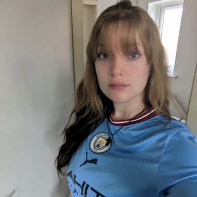 Linzim22's profile picture. 🩵MCFC🩵