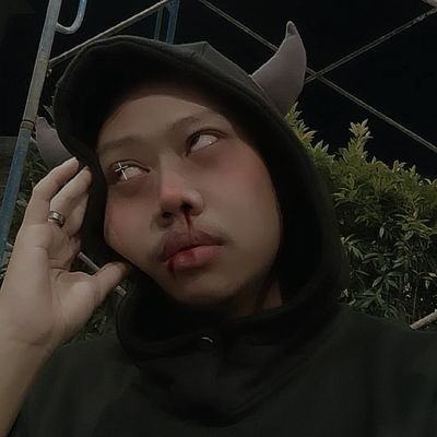 LonerPcfsht's profile picture. will the moon ask the question?