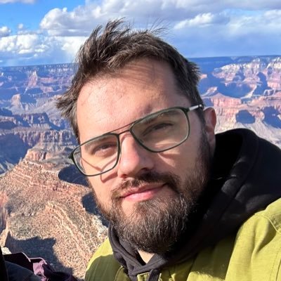 bamalot's profile picture. CEO at @frozen_donkey 💻 1/3 von @loetbar 🕶️ Partner at Goldesel Ventures 💰