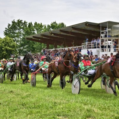 L'Hippodrome du Dorat accueille depuis 150 ans des course de Trot, Plat et CrossCountry en Limousin / Haute-Vienne. Saison 2017 : 18 juin, 14 juillet et 15 août
