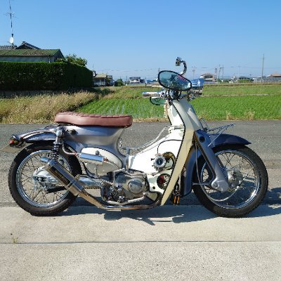 リトルカブ♪ エイプ♪ シャリー♪ 
バイクLIFEを楽しんでいます。
無言フォローすいません。
よろしくお願いします。