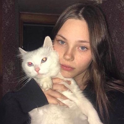 tumblreyns's profile picture. seni seviyorum ama bunları yüzyüzeyken konuşuruz