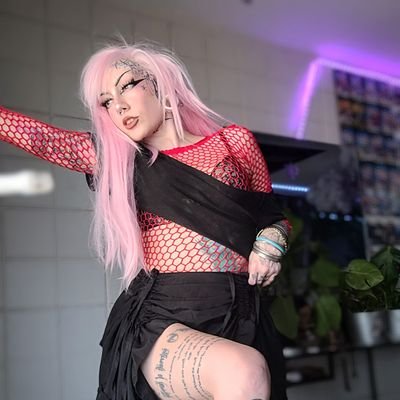 ur local goth fairy🖤🧚‍♀️im a JESS. Join me for magical chaotic shenanigans 💖