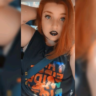 Socks_LLC's profile picture. all views are my own // be accountable // fix your heart or die // they/them // building my own tribe #polyam // @heavytungsten 🧡