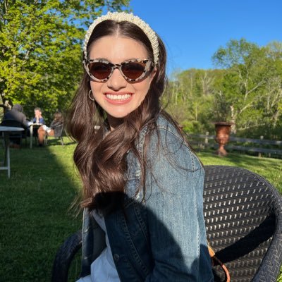 jadeponciano's profile picture. @USC & @MLCGeorgetown alum ✌️🪨