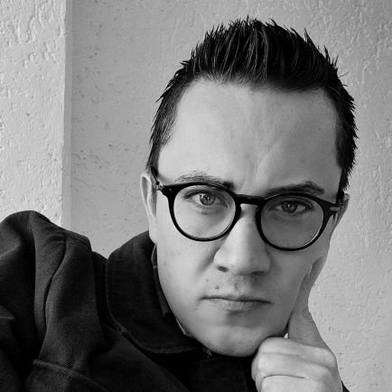 EdgarCarbajalD1's profile picture. Mercadólogo de profesión y de pasión, diseñador de moda interior, apasionado de los deportes de contacto, amante de los negocio y de los animales. ECD