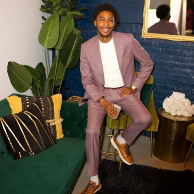 Mogul in the making 🌟 •Host🎤 •Journalist📝 •Actor🎭 • Model🕴🏾 -BamaStateUniversityAlum’17🐝 IG: @thekeivonp FB: Keivon Patterson