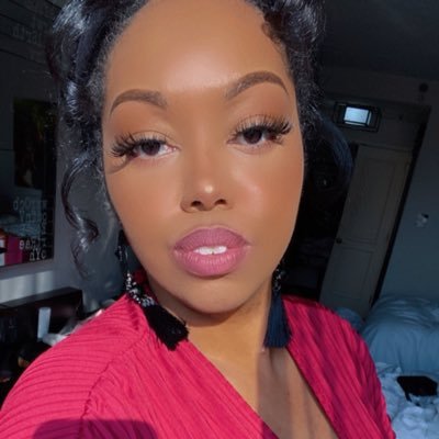 Naturally_Dij's profile picture. God First 🙌🏽 College Grad🎓 Make Up Lover 💄💋 Black Girl Magic ✊🏽✊🏾✊🏿✨NY ✈️ NC IG:dijahmarie_