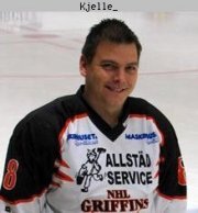 Hockeynörd i allmänhet. Trivs bäst på isen med barnen.