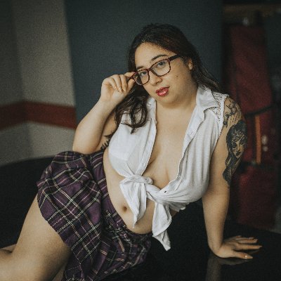 YVR-based, 5' nerdy, metalhead, in-person GFE specialist and custom porn maker! Half-🇵🇭, bi🏳️‍🌈, dis*babe*led💔 (s)witch Banner by @leahvonnoire