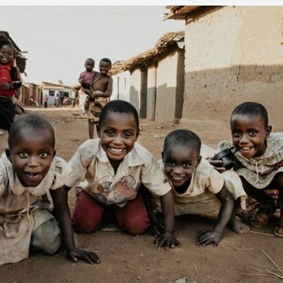 Je suis un jeune avec le rêve d'un aide humanitaire. Aide moi a réalisé mon rêve, en soutenant mes projets humanitaires et mes activés. Aimons nous vivant