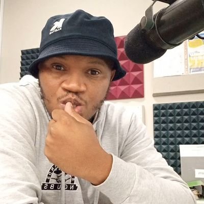 @HelderbergFM DJ | #WeekendBreakFast #LoveSessionJams Sundays 9-12 | Father to Othandwayo, Athandwa & Liyathandwa, Born in Stutterheim and raised in KKHoek