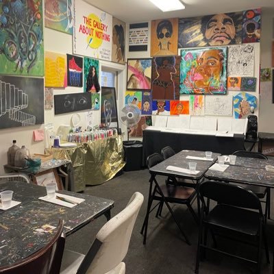 a creative-nostalgic experience in Downtown, Baltimore! “Black owned & independent” // displaying over 200 pieces of art + home of the ‘Mini Hip-Hop Museum’ 🎨