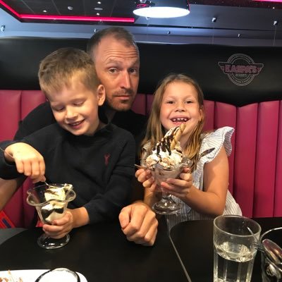 robharris86's profile picture. 