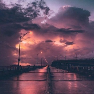 ضد ان الكرة الارضية مسحطة واعاني من هالاشخاص اللي راسهم يابس ، جامعي تخصص جغرافيا و علوم