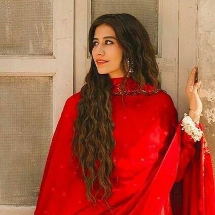 La_La_La_E_ba's profile picture. میں حزنِ مسلسل میں ، کوئی شخص اضافی !ツ